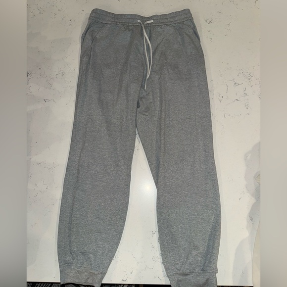 lululemon athletica Men's Heather Gray Joggers - Picture 1 of 2